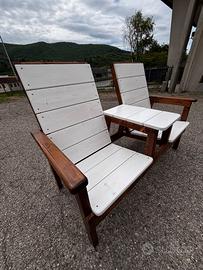 Panchina per due con tavolino