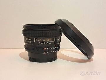 Nikon AF Nikkor 20mm f/2.8 D Grandangolare FX