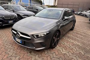 MERCEDES-BENZ A 200 Premium