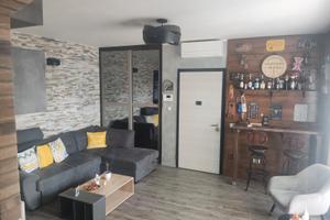 Quadrilocale ristrutturato, doppio giardino e box