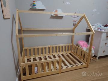 Letto montessoriano a capanna