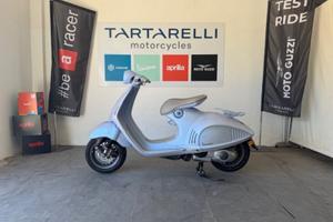 Vespa 946 125 SNAKE E5+