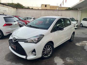 Toyota Yaris 1.0 5 porte Lounge Full navigatore re