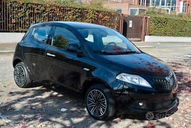 Lancia Ypsilon 1.0 FireFly 5 porte S&S Hybrid Gold