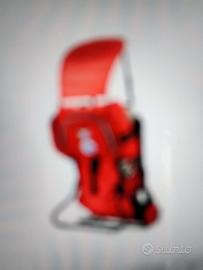 Zaino fatto a mo di marsupio per portare un bambin