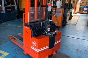 CARRELLO ELEVATORE TIMONATO