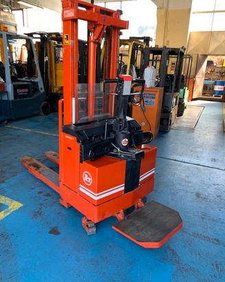 CARRELLO ELEVATORE TIMONATO