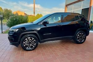 Jeep Compass TOTAL BLACK 4xe Business Plus da 190 
