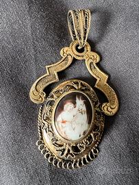 Pendente antico in filigrana e pietra dipinta