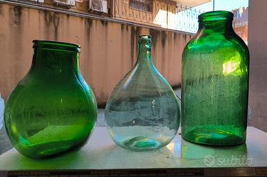 DAMIGIANE IN VETRO DIVERSE TRA LORO 