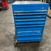 Cassettiera con 11 cassetti contenenti punte