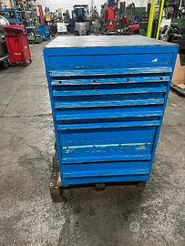 Cassettiera con 11 cassetti contenenti punte