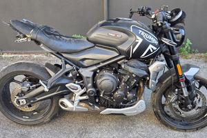 Triumph trident 660 sinistrata 2022