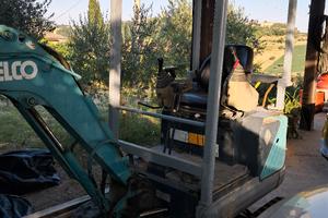 escavatore 16qt kobelco