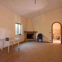 Villetta immersa nel verde V/348