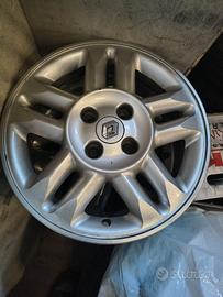 Cerchi in lega per Renault 15