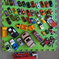 macchinine giocattolo "Hot Wheels" e altro tipo