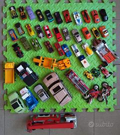 macchinine giocattolo "Hot Wheels" e altro tipo