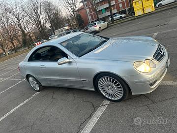 MERCEDES BENZ CLK 220 