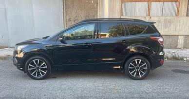 Ford Kuga 1.5 TDCI - ST LINE