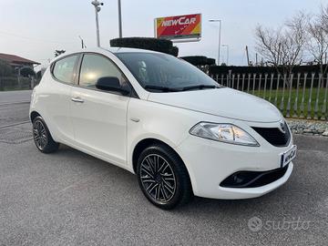 Lancia Ypsilon 1.2 69 CV 5 porte Platinum