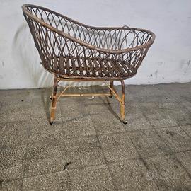 lettino in vimini vintage