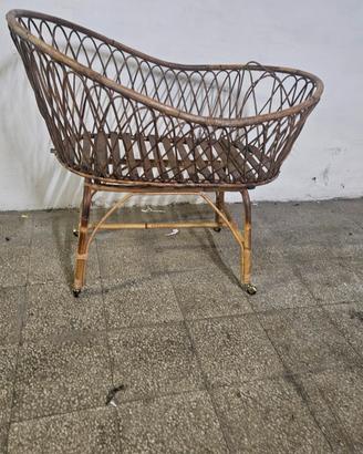lettino in vimini vintage