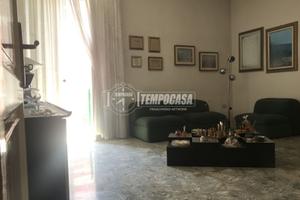 Via Bellinzona; in zona centrale e servitissima