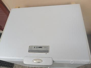 congelatore a pozzetto Whirlpool 