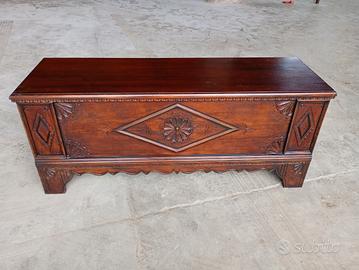 Cassapanca sistemata a nuovo