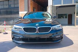 BMW 520 d sport line Total black 190 CV  