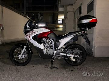 Honda transalp 700    XL700 V