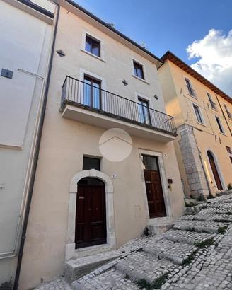 CASA INDIPENDENTE A L'AQUILA