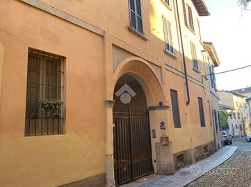 2 LOCALI A PAVIA