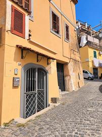 MONOLOCALE A MARINO