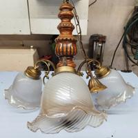 Lampadario vintage legno e ottone con paralumi