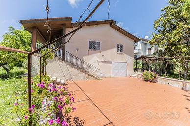 VILLA SINGOLA A CERVETERI