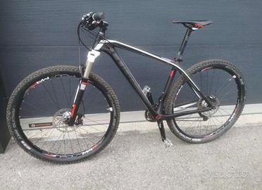 Cube Reaction con telaio in carbonio