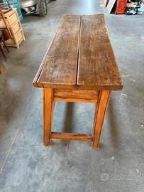 Tavolo arredamento con cassetto