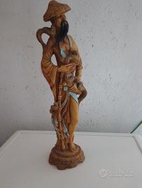 Statuetta orientale in resina