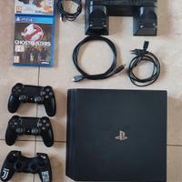 PS4 pro CUH-7216B con 2 controller e base