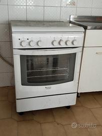 cucina a gas 4 fuochi, forno incluso 