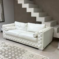 Divano e pouf in pelle bianco