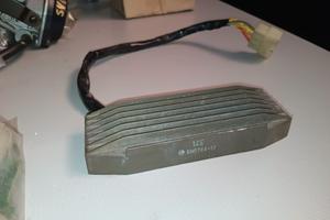 regolatore SUZUKI DR 650 INTRUDER ORIGINALE 12E
