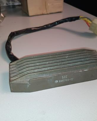 regolatore SUZUKI DR 650 INTRUDER ORIGINALE 12E