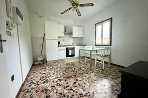 2 LOCALI A CASTELFRANCO PIANDISCÒ