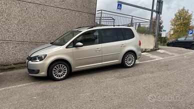 Touran ecofuel 7 posti