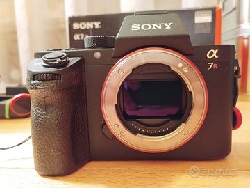 fotocamera digitale mirrorless Sony A7R ii