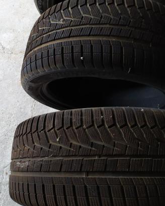 Pneumatici invernali Hankook 245/45 r18