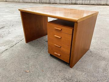 scrivania o tavolo lavoro 120x80 cm - Arredamento e Casalinghi In vendita a  Milano